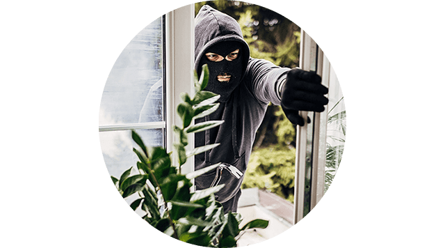 Einbrecher steigt via Fenster in Wohnung ein