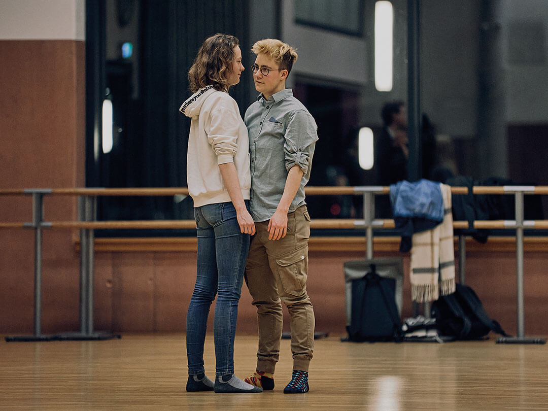 James mit Mareike, einer Kommilitonin, beim Tanzkurs