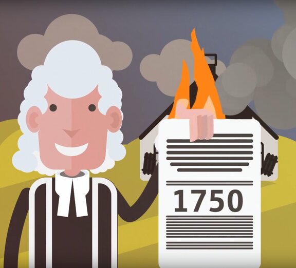 Ein Charakter mit weißen Haaren hält ein brennendes Dokument mit der Jahreszahl 1750 in einer ländlichen Umgebung.
