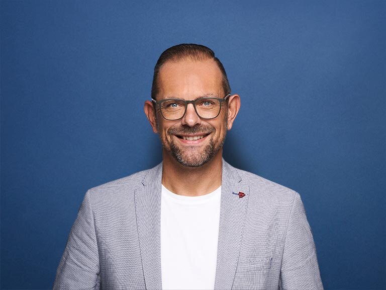 Porträt VGH Hauptvertreter Marco Loosen in Weyhe-Leeste. 