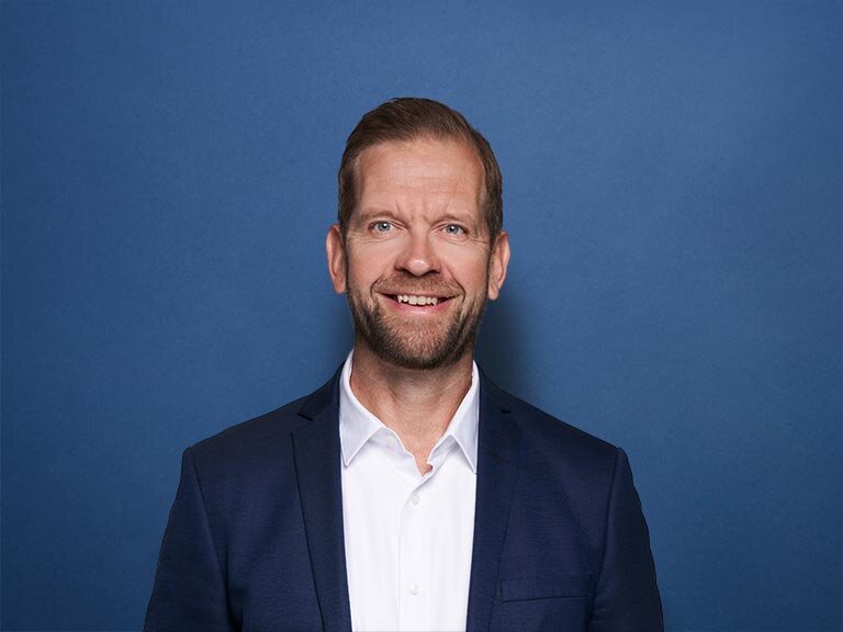 Porträt VGH Hauptvertreter Matthias Elsner in Seevetal OT Hittfeld. 
