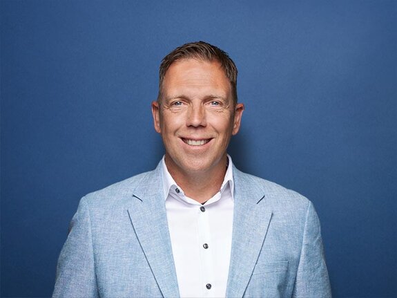 Porträt VGH Hauptvertreter Jan Vollmer in Buchholz in der Nordheide. 